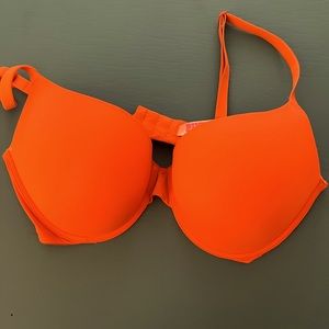 Victoria’s Secret push-up bra by Pink 36DD